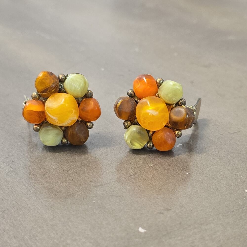 Vintage KRAMER Cluster Bead Clip On Earrings 1”